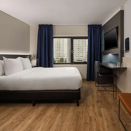 Hotel Inntel Centre 4*