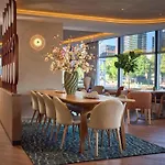호텔 Doubletree By Hilton Centre 4*
