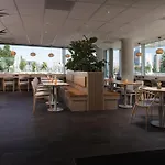 Doubletree By Hilton Centre 4*