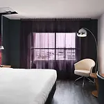 Doubletree By Hilton Centre 4*