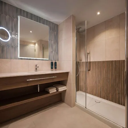 Doubletree By Hilton Centre Rotterdam