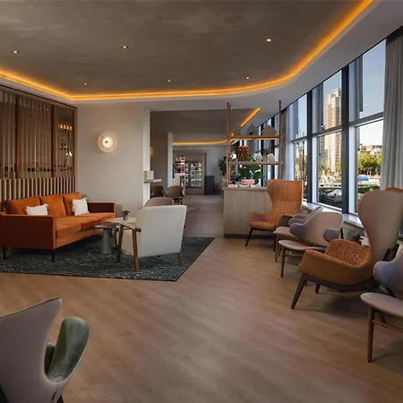 Doubletree By Hilton Centre Отель