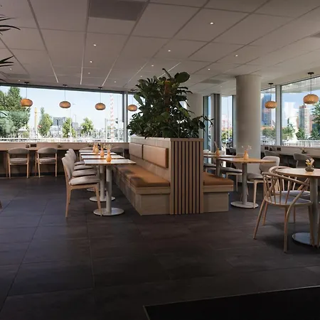 Doubletree By Hilton Centre 4*