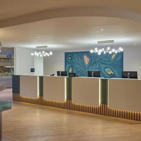 Doubletree By Hilton Centre Rotterdam