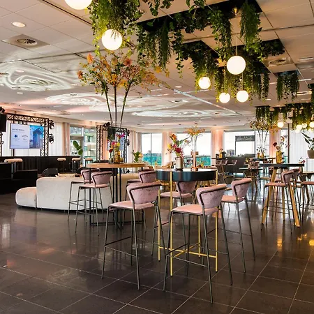 Doubletree By Hilton Centre 4*