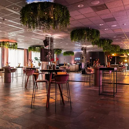 Doubletree By Hilton Centre Roterdão