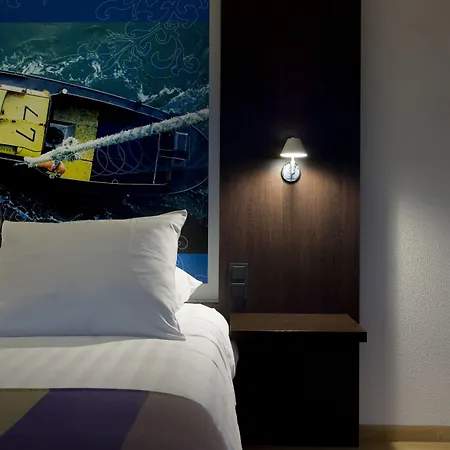 Doubletree By Hilton Centre Rotterdam