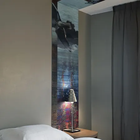 Doubletree By Hilton Centre Rotterdam