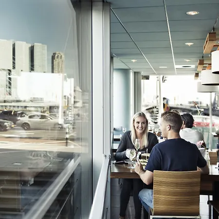 Doubletree By Hilton Centre Rotterdam