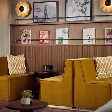 Doubletree By Hilton Centre Hotel