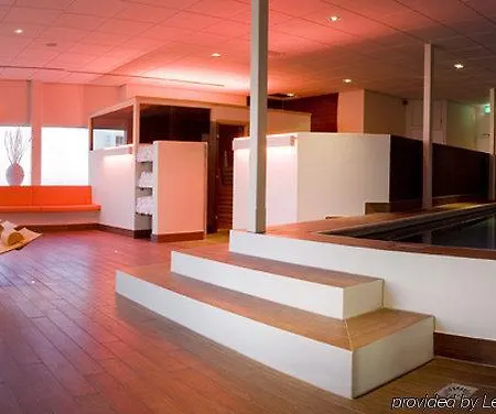 Doubletree By Hilton Centre Rotterdam
