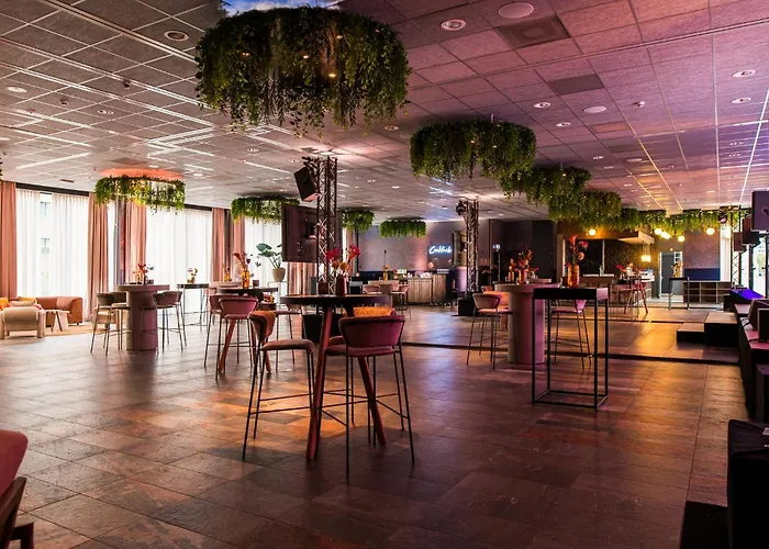 Doubletree By Hilton Centre Rotterdam