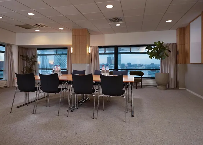 Doubletree By Hilton Centre Отель