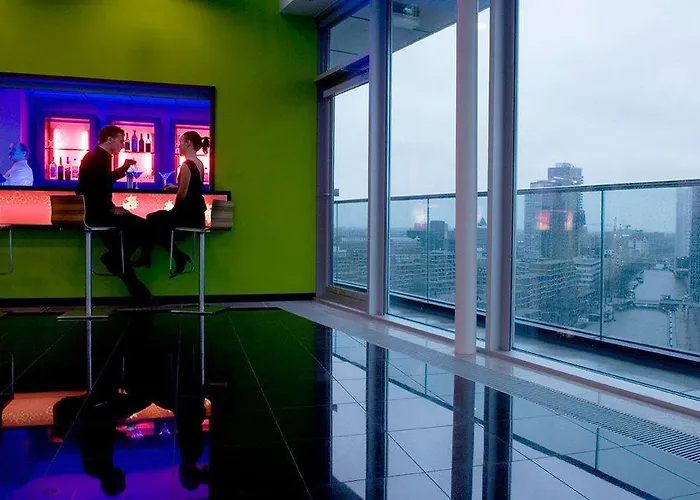 Doubletree By Hilton Centre 4*