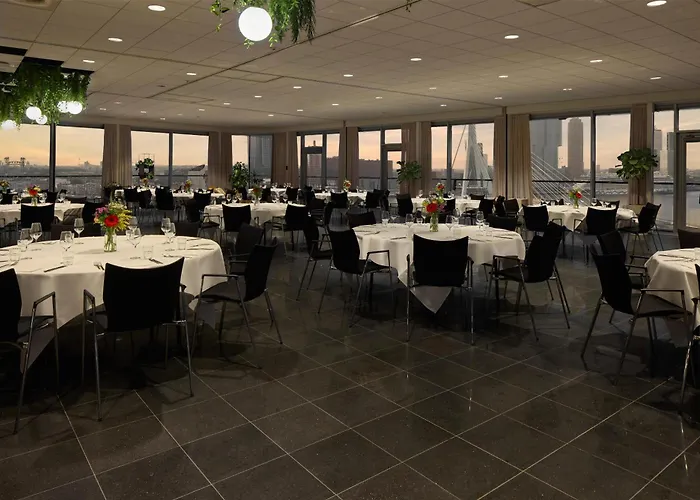 Отель Doubletree By Hilton Centre